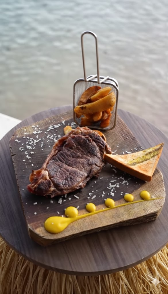 De Lusia Restaurant | Seaside Dining 2025